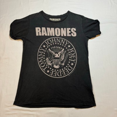 Ramones ラモンズ Tシャツ 半袖Tシャツ バンド バンドTシャツ ブラック ミュージック カットソー ロック ROCK プリント トップス M | Vintage.City Vintage Shops, Vintage Fashion Trends