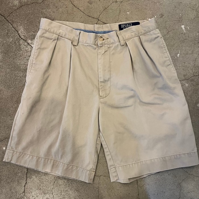 Polo Ralph Lauren two-tuck chino shorts | Vintage.City Vintage Shops, Vintage Fashion Trends